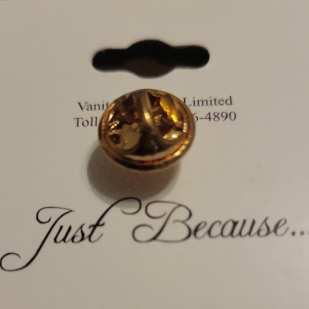Gold Cross Pin - Picture 3 of 4